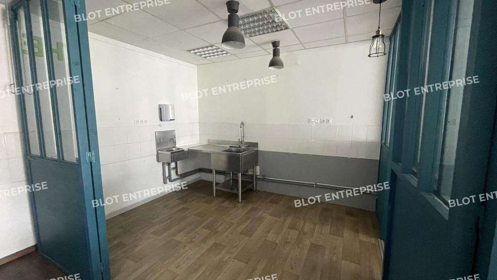 A louer locaux commerciaux de 78m² à Herbignac