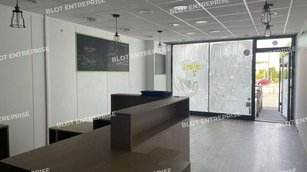 A louer locaux commerciaux 78m² PMR à Herbignac