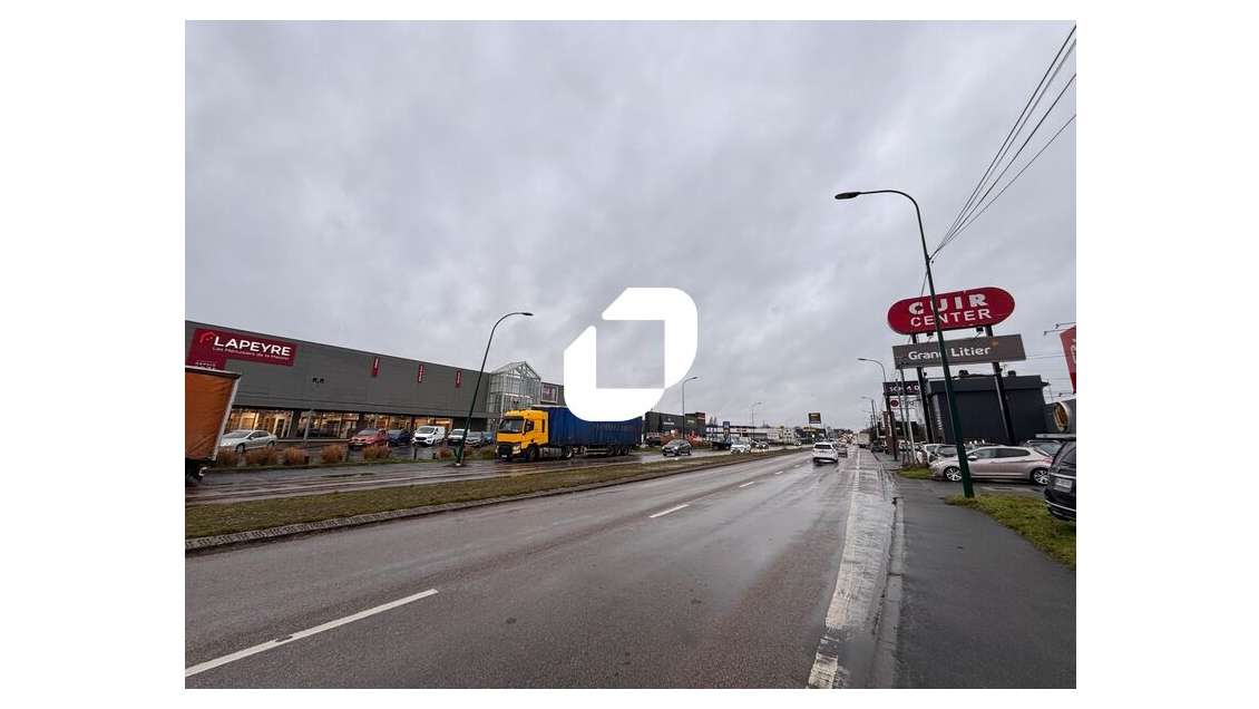 A louer Local commercial 1500m² Herblay