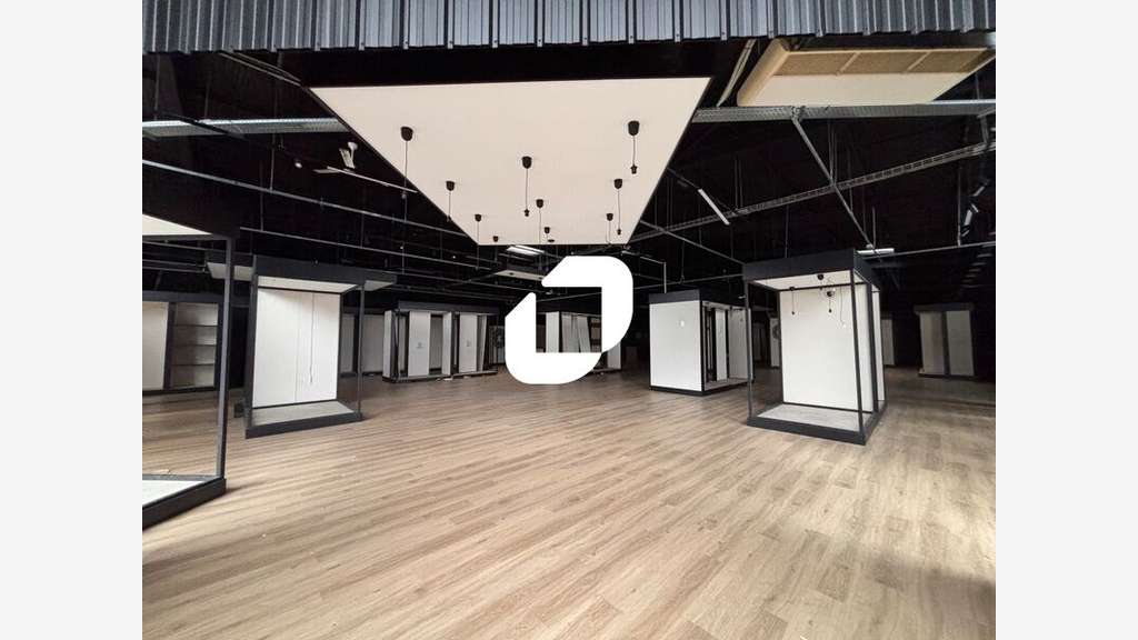 A louer Local commercial 1500m² Herblay