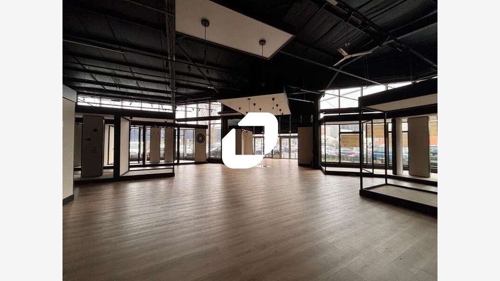 A louer Local commercial 1500m² Herblay