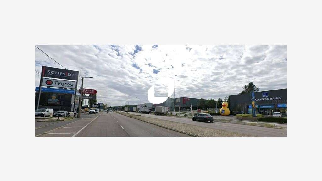 A louer Local commercial 1500m² Herblay