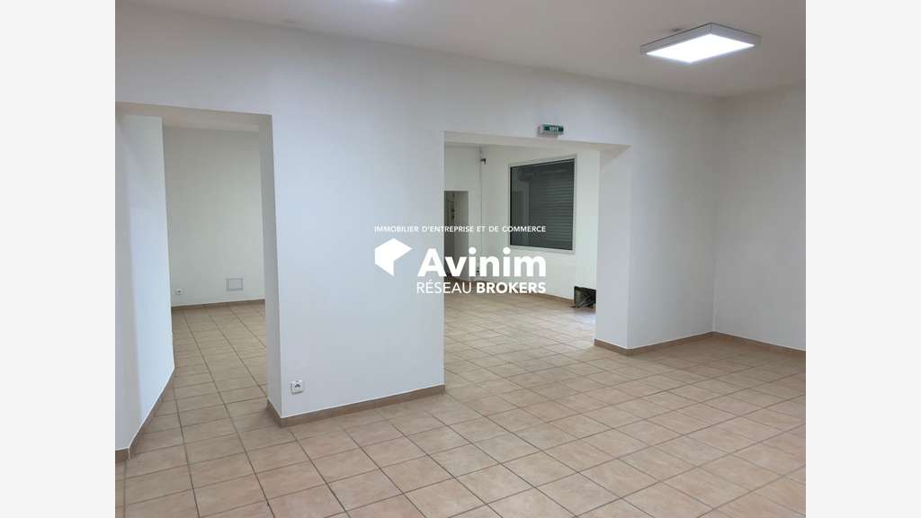 LOCAL COMMERCIAL D’ENVIRON 100 M² – HÉRÉPIAN (34)
