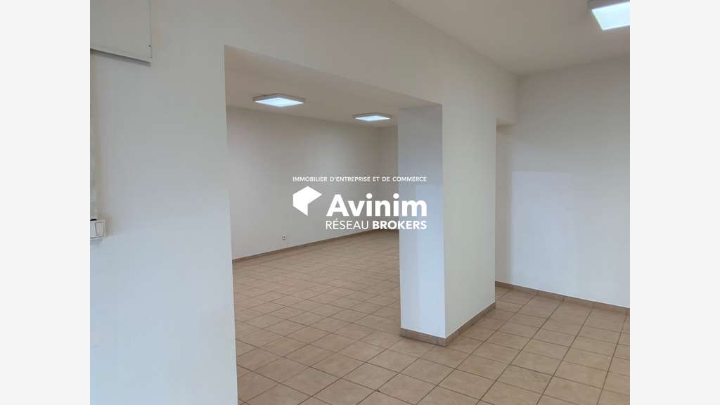 LOCAL COMMERCIAL D’ENVIRON 100 M² – HÉRÉPIAN (34)