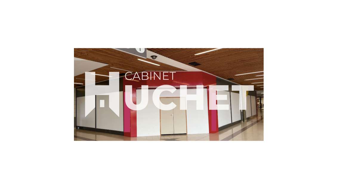 À LOUER LOCAUX COMMERCIAUX DANS CENTRE COMMERCIA