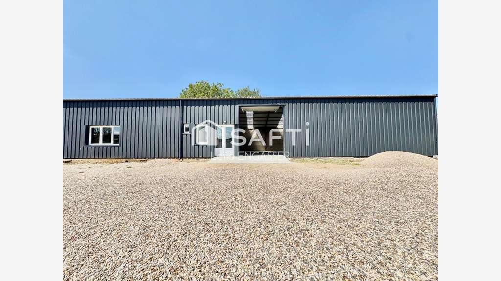 Local commercial à louer 220m² proche Houdan