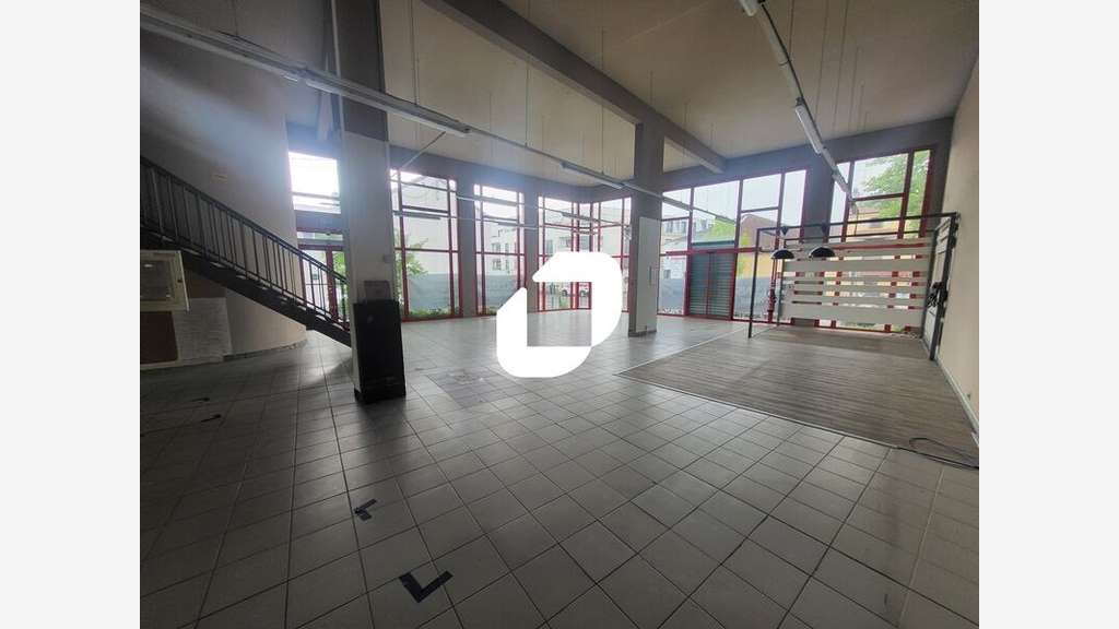 A louer Local commercial 429m² Houilles