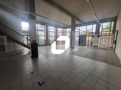 A louer Local commercial 429m² Houilles
