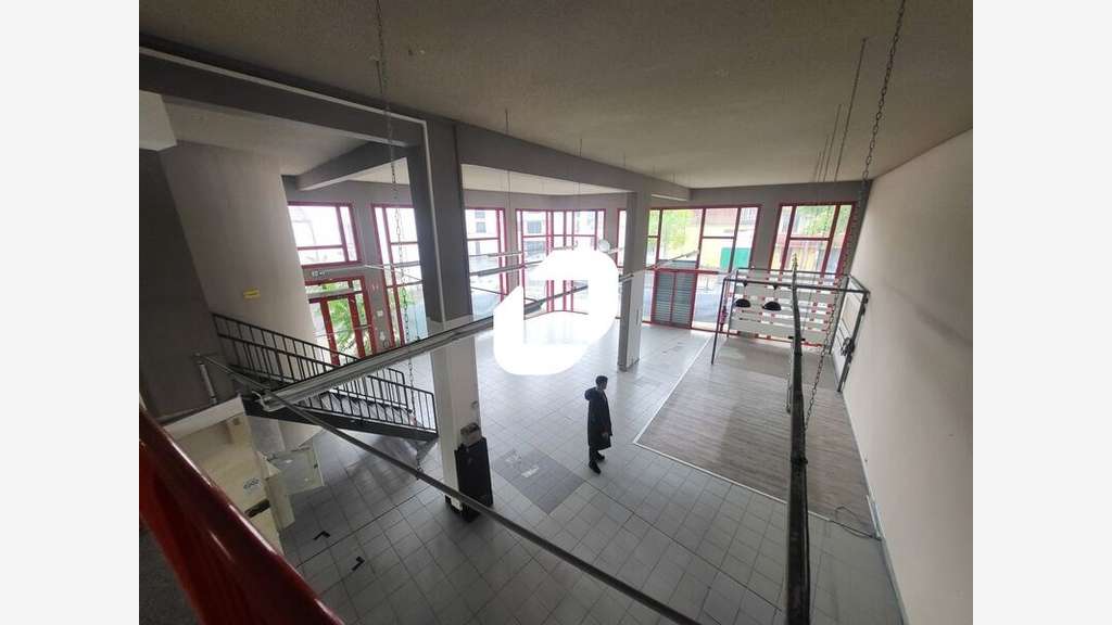A louer Local commercial 429m² Houilles