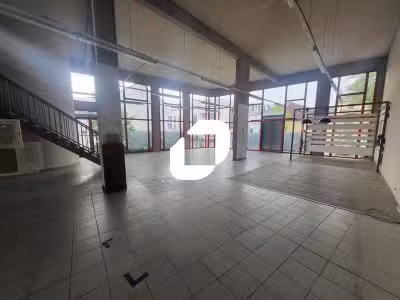 A louer Local commercial 429m² Houilles