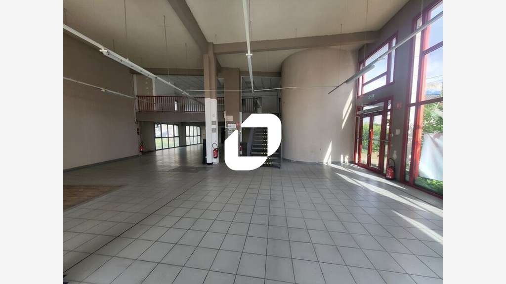 A louer Local commercial 429m² Houilles