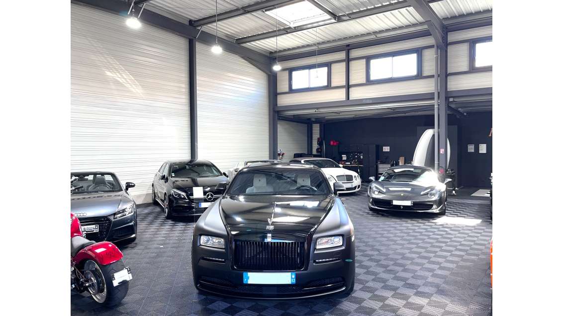 A louer local commercial 420m² Hyères ZI St Martin