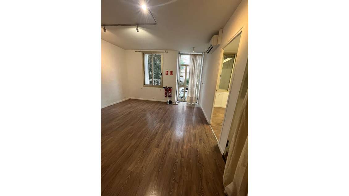 A louer bureau 62m² sur avenue passante de Hyères