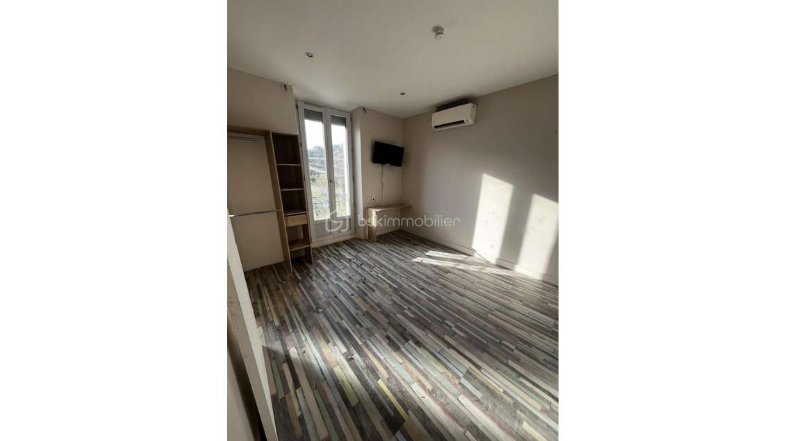 A louer local professionnel de 158m² à Hyères