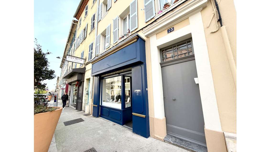 A louer local commercial 60m² à Hyères centre