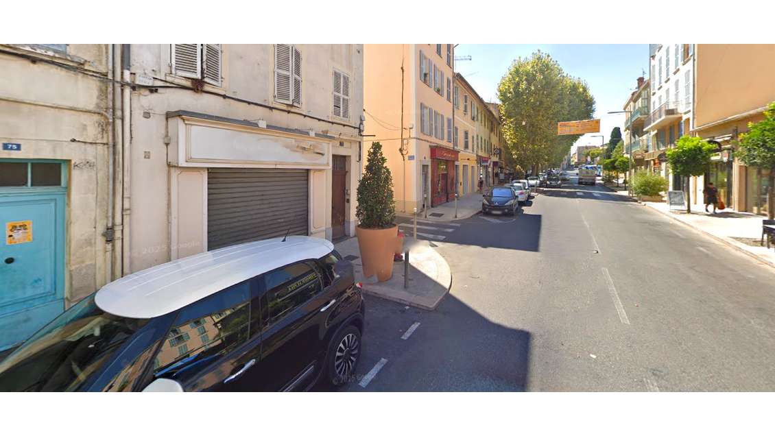 A louer local commercial 60m² à Hyères centre 