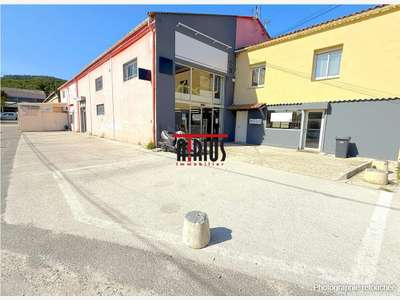 LOCAL COMMERCIAL 840 M²