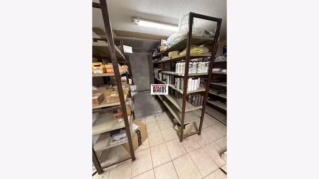 A louer local commercial 840m² za St Martin Hyères