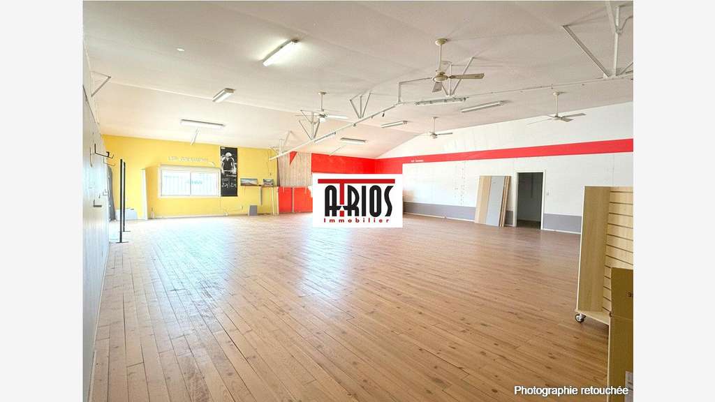 A louer local commercial 840m² za St Martin Hyères