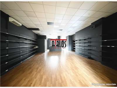 LOCAL COMMERCIAL GALERIE MARCHANDE DE 151m²