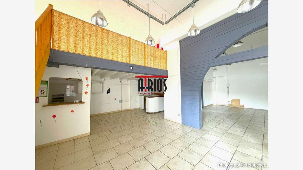LOCAL COMMERCIAL GALERIE MARCHANDE DE 114m²