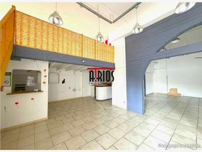 LOCAL COMMERCIAL GALERIE MARCHANDE DE 114m²