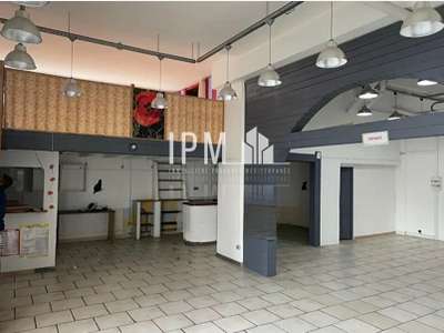 A louer local commercial 57m² Hyères centre ville