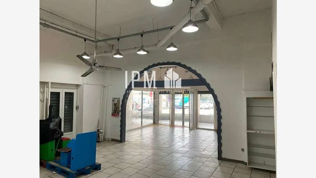 A louer local commercial 57m² Hyères centre ville