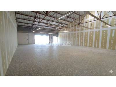 Location Locaux commerciaux - Boutiques à Ibos