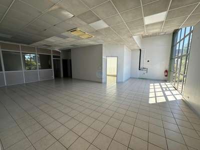 A louer local commercial 202m² à Ingré