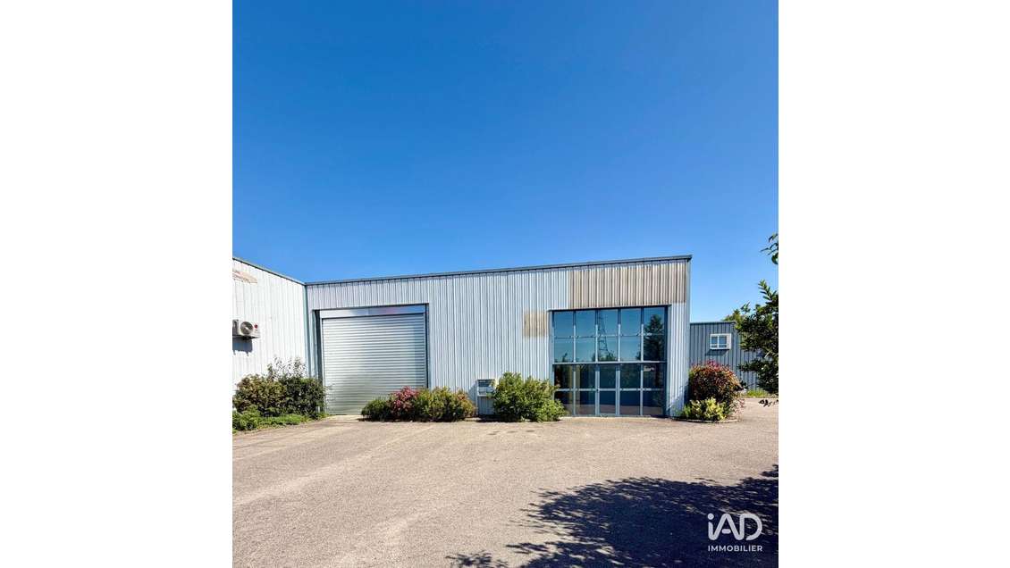 A louer local 200m² empl premium à Ingré