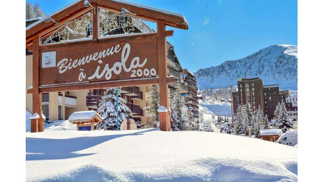 Vente murs vides restaurant 440m² bord de piste 06