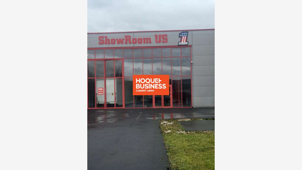 A louer showroom 238m² + bureaux 178m² à Issoire