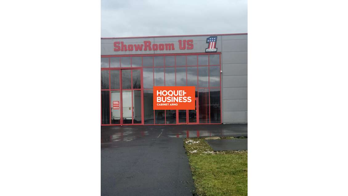 A louer showroom 238m² + bureaux 178m² à Issoire