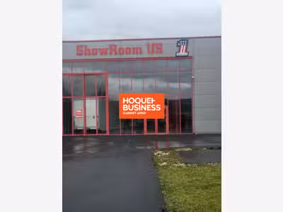 A louer showroom 238m² + bureaux 178m² à Issoire
