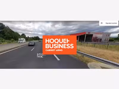 A louer showroom 238m² + bureaux 178m² à Issoire