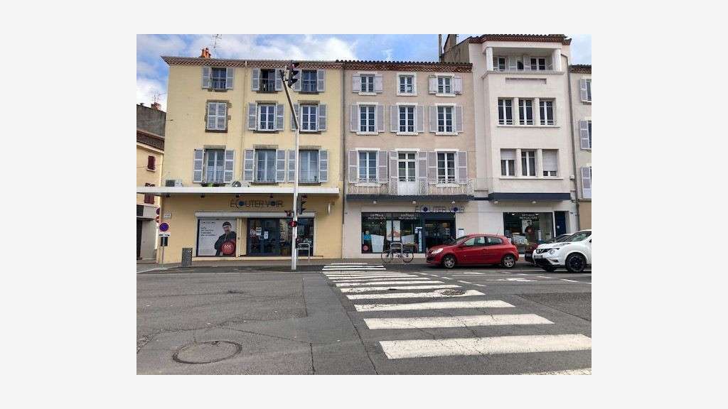 A louer local commercial de 90m² en centre Issoire