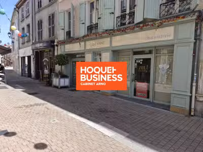 A louer local commercial 75m² Issoire centre ville