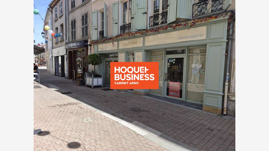 A louer local commercial 75m² Issoire centre ville