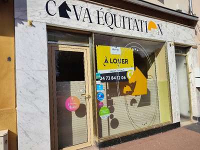 Local commercial de 54m² à louer à Issoire centre