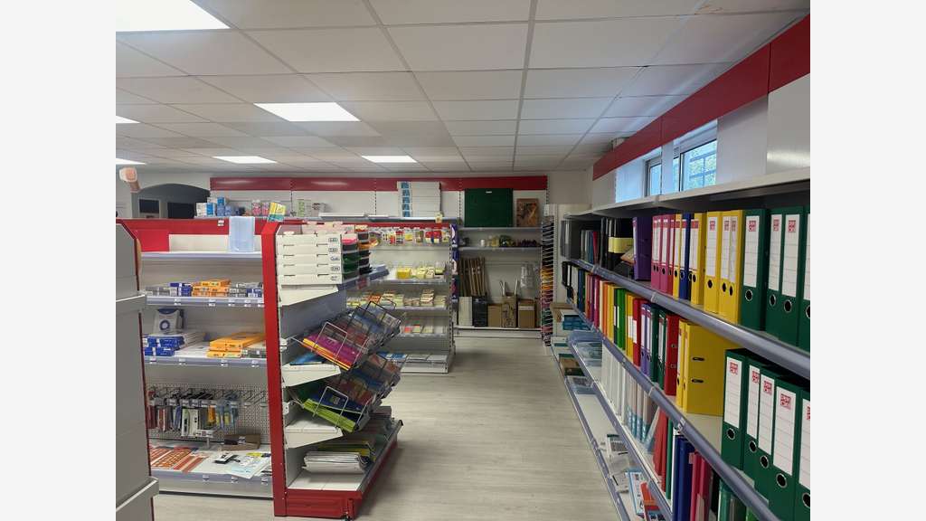 A louer local commercial 176m² ZAC d'Istres