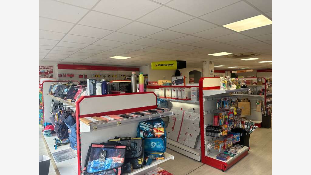 A louer local commercial 176m² ZAC d'Istres