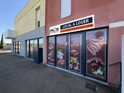 Local 269m² avec parking à louer à Istres