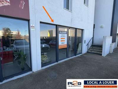 Local idéal magasin 106m² à louer Istres Trigance