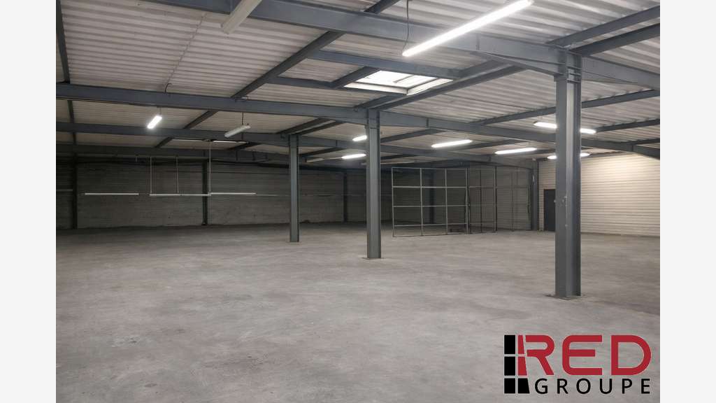 Loue local d’activité 810m² emplacement N°1 Istres