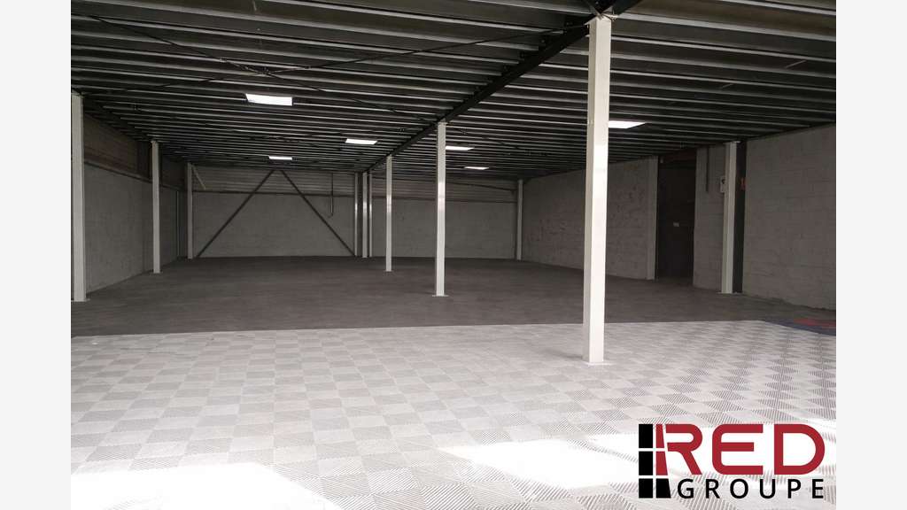 Loue local d’activité 810m² emplacement N°1 Istres