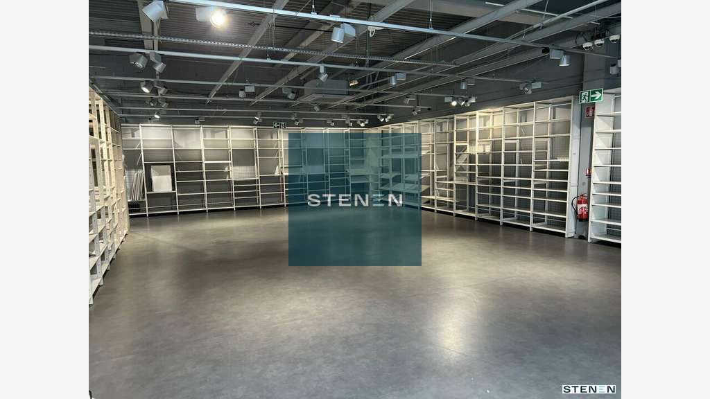 Location local commercial 422m² bien placé Istres