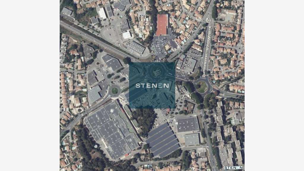 Location local commercial 422m² bien placé Istres