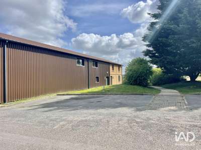 A louer local commercial 70m² + parkings Itteville