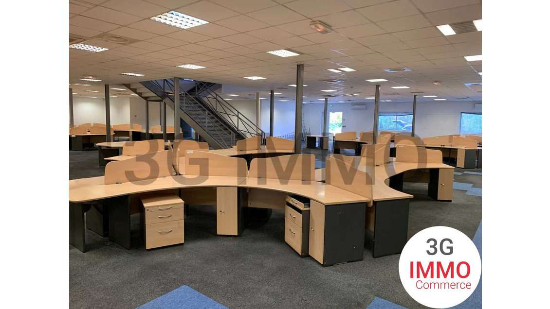 A louer bureaux 2129m² à Jaunay-Marigny